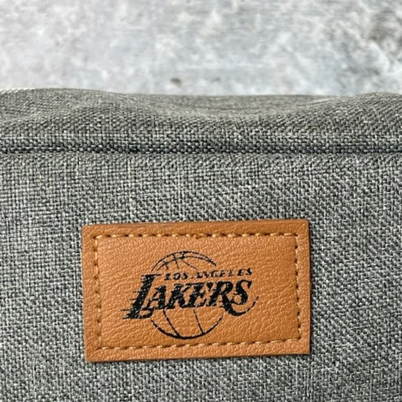 Exclusive Los Angeles Lakers canvas Dopp Kit - Picture 2 of 9